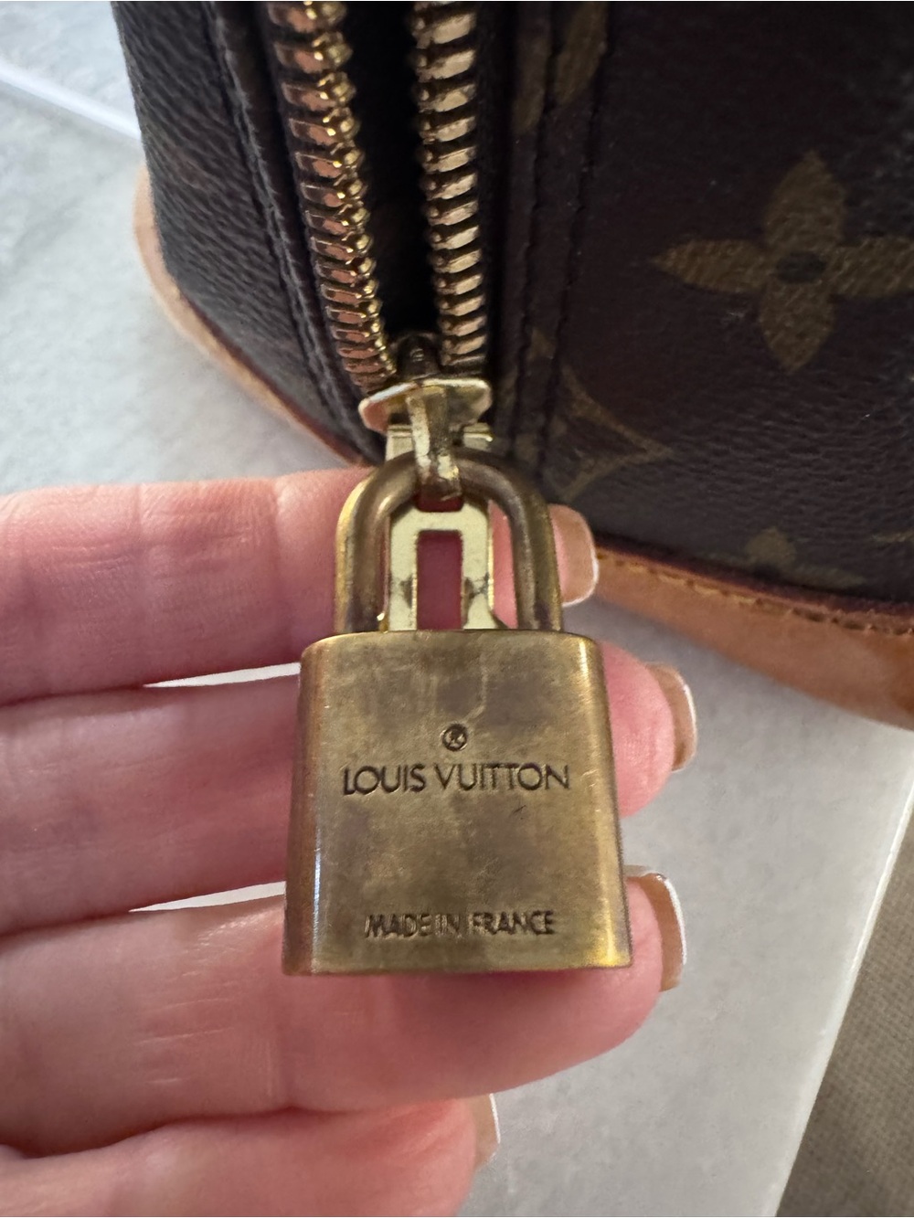 Authentic Louis Vuitton Brown Monogram Canvas Alma PM with Tan Trim - Picture 5 of 15